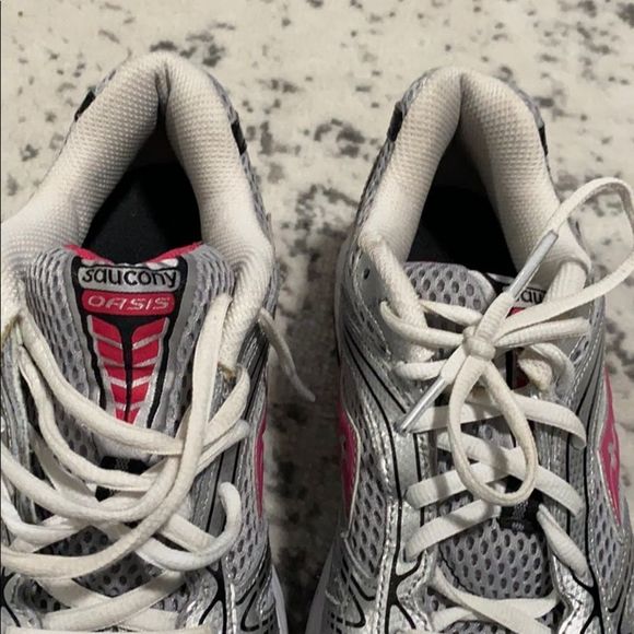 Saucony Oasis Grid running workout sneakers Size 10 EUC silver athletic active - Picture 6 of 10